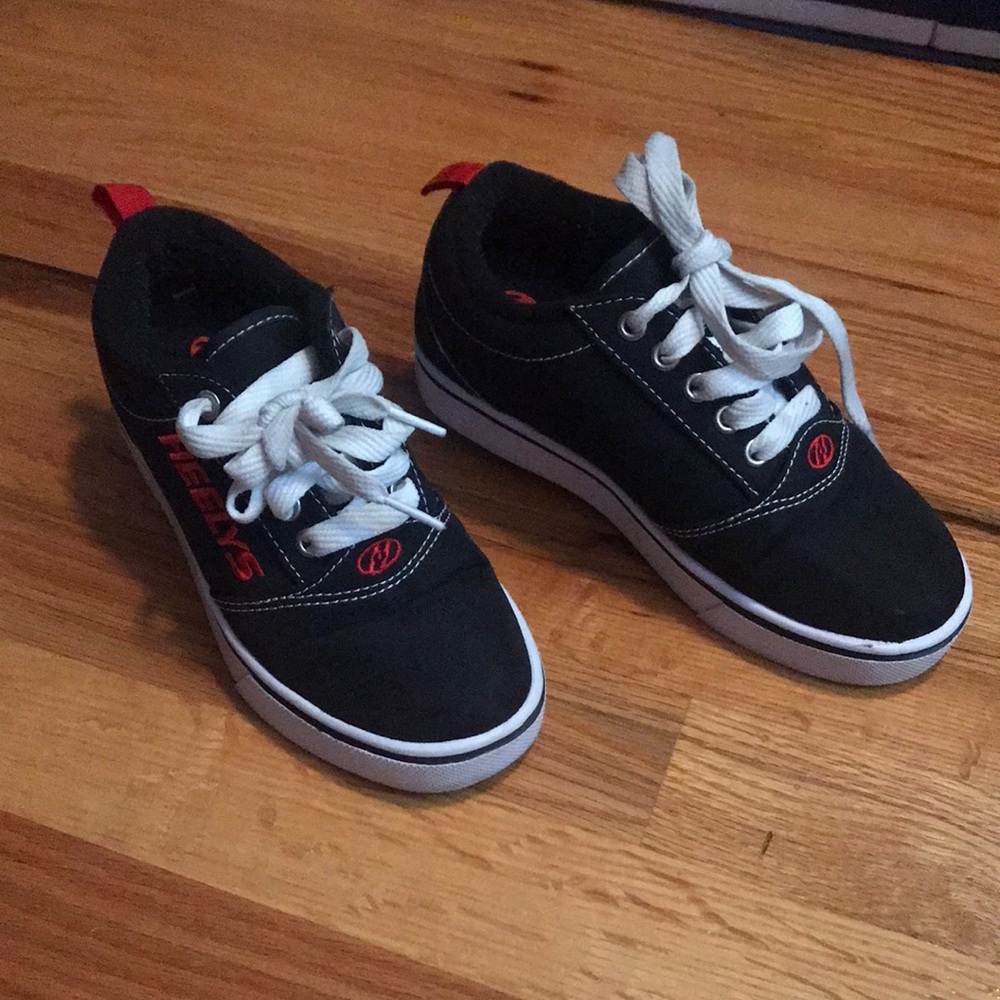 Size 1 kids Heelys